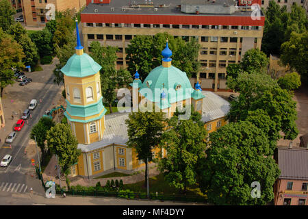 Verkündigung der Heiligen Muttergottes Kirche in der Stadt Riga, der Hauptstadt Lettlands, Ansicht von oben Stockfoto