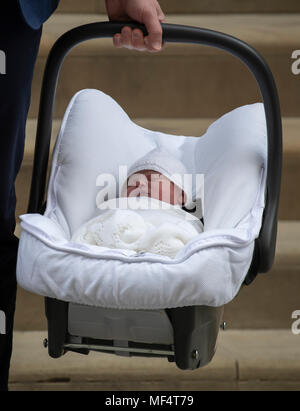 23. April 2018 London UK Prinz William und Catherine, Herzogin von Cambridge ist neu geboren, als Sohn von St Mary's Hospital Linda Flügel. Stockfoto