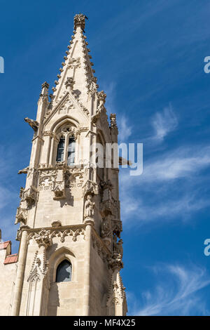 Clarissine Kirchturm in Bratislava. Stockfoto