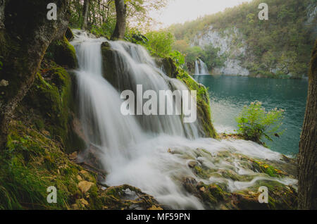 Kroatien, Nationalpark Plitvicer Seen, Wasserfall Stockfoto