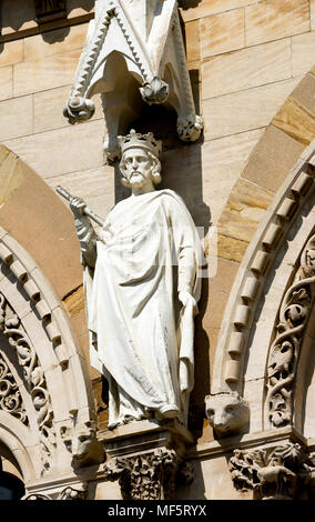 König Heinrich III Statue auf der Guildhall, Northampton, Großbritannien Stockfoto