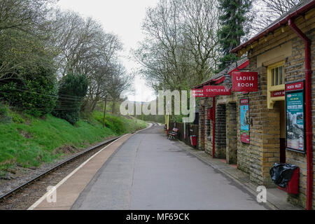 Haworth Bahnhof auf dem Raiden Worth Valley Railway Line. Stockfoto