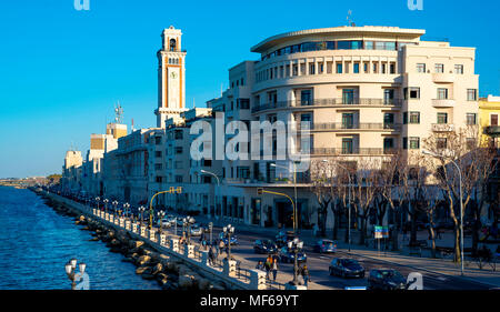 Bari, Italien - 8. April 2018: Die Promenade von Bari, Landschaft im Frühling, Sommer der Stadt Bari in Italien Stockfoto