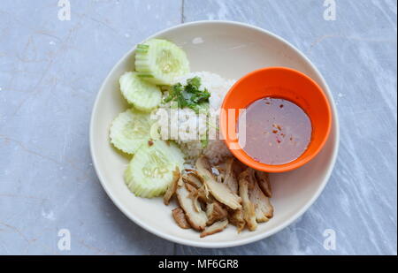 Vegetarische Gerichte Gedünsteter Reis mit Huhn von Gluten hergestellt Stockfoto