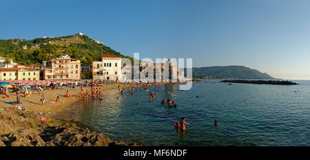 Beach, Santa Maria di Castellabate, Cilento Nationalpark Parco Nazionale Cilento und Vallo Diano e Alburni, Provinz Salerno Stockfoto