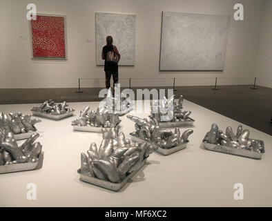 Yayoi Kusama "Leben ist das Herz des Regenbogens' Kunst Ausstellung, in Brisbane, Australien, am 19. Januar 2018. Stockfoto