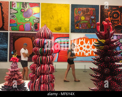 Yayoi Kusama "Leben ist das Herz des Regenbogens' Kunst Ausstellung, in Brisbane, Australien, am 19. Januar 2018. Stockfoto