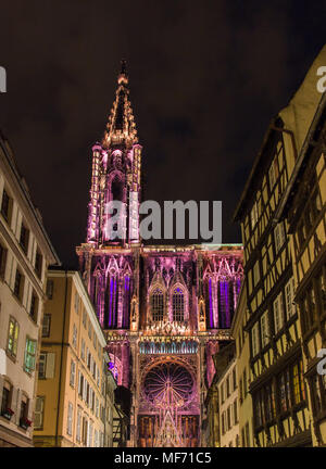 Beleuchtung der Kathedrale von Straßburg, Elsass, Frankreich Stockfoto