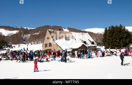 Super Besse Ski Resort, Parc Naturel Regional des Volcans d'Auvergne, Regionale Naturpark Volcans d'Auvergne, Puy-de-Dome, Auvergne, Frankreich Stockfoto