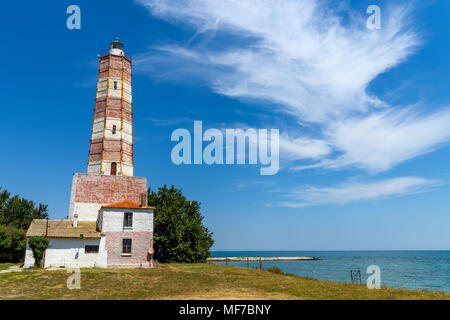 Leuchtturm in Banjole - der älteste Leuchtturm in Bulgarien, im Jahr 1856 durch das Osmanische Reich gebaut und an der östlichste Punkt des Bulgarien auf dem entfernt Stockfoto