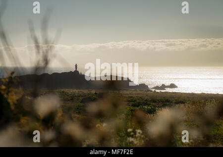 Spanien, Kanarische Inseln, Teneriffa, Punta de Teno, Leuchtturm an der Küste Stockfoto