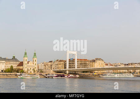 Ungarn, Budapest, Donau, Elisabeth Brücke Stockfoto