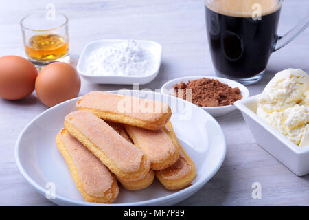 Zutat für hausgemachte Tiramisu Kuchen in Nahaufnahme. Stockfoto