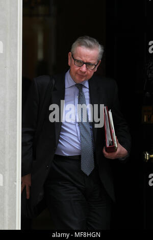 London, UK, 24. April 2018. Michael Gove Staatssekretär für Umwelt gesehen an einer Kabinettssitzung in Downing Street 10 Stockfoto