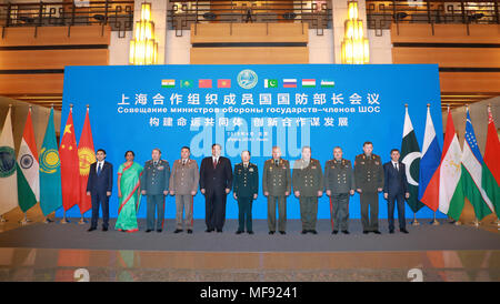 Peking, China. 24 Apr, 2018. Chinesischen Staatsrat und Minister für Nationale Verteidigung Wei Fenghe leitet die Versammlung der Shanghaier Organisation für Zusammenarbeit (SCO) Verteidigungsminister in Peking, der Hauptstadt von China, 24. April 2018. Quelle: Liu Fang/Xinhua/Alamy leben Nachrichten Stockfoto