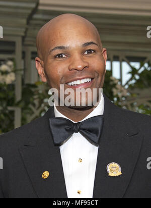 Washington, District of Columbia, USA. 24 Apr, 2018. United States Surgeon General Jerome Adams kommt für den Staat Abendessen zu Ehren Abendessen zu Ehren Präsident Emmanuel Längestrich der Französischen Republik und Frau Brigitte Längestrich im Weißen Haus in Washington, DC am Dienstag, 24. April 2018. Quelle: Ron Sachs/CNP Credit: Ron Sachs/CNP/ZUMA Draht/Alamy leben Nachrichten Stockfoto