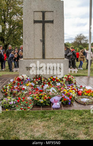 Ballarat, Victoria, Australien. 25. April 2018. Anzac Day Zeremonien über die Ballarat Region - 2018 Marken der 103. Jahrestag der Australischen und Neuseeländischen Truppen die Landung auf Gallipoli während des Zweiten Weltkrieges ein. Credit: Brett Keating/Alamy leben Nachrichten Stockfoto