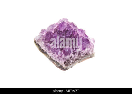 Stein Amethyst Crystal Druse, auf weißem Hintergrund, Makro Stockfoto