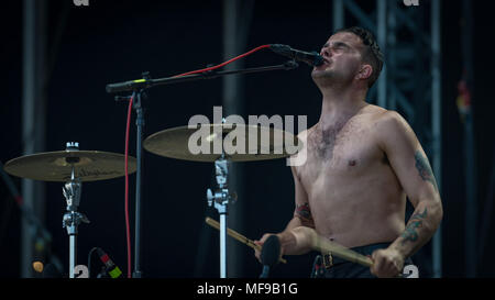 Slaves Smashing es am Sonntag Nachmittag auf der großen Bühne an der siegreichen Festival 2017 Stockfoto