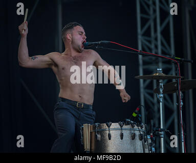 Slaves Smashing es am Sonntag Nachmittag auf der großen Bühne an der siegreichen Festival 2017 Stockfoto