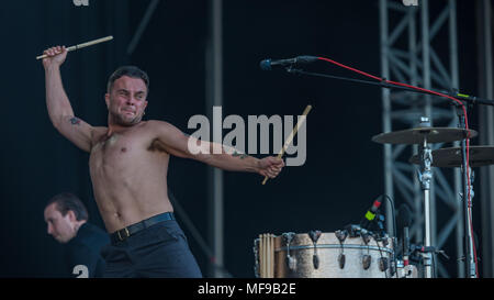 Slaves Smashing es am Sonntag Nachmittag auf der großen Bühne an der siegreichen Festival 2017 Stockfoto