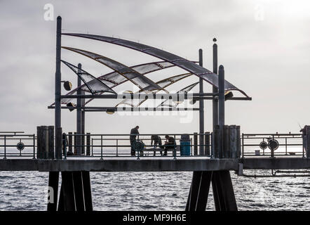 Angeln am Pier von Redondo Beach Stockfoto