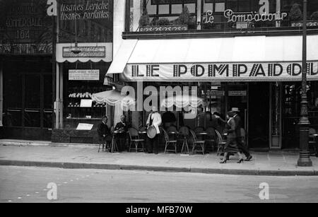 Paris Frankreich 1934 Le Pompadour Cafe Restaurant street scene Stockfoto