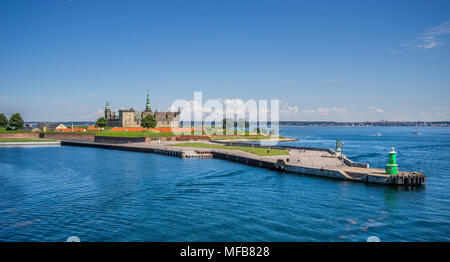 Ørekrog Vorland mit Schloss Kronborg, in die Øre Sound an ihrer schmalsten Stelle und bilden den östlichen Eintrag zum Hafen von Helsingør, Ze Stockfoto