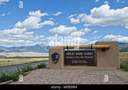 Die Great Sand Dunes National Park liegt im San Luis Valley von Colorado an den westlichen Hängen der Sangre de Cristo Mountains. Der Park ist Ho Stockfoto