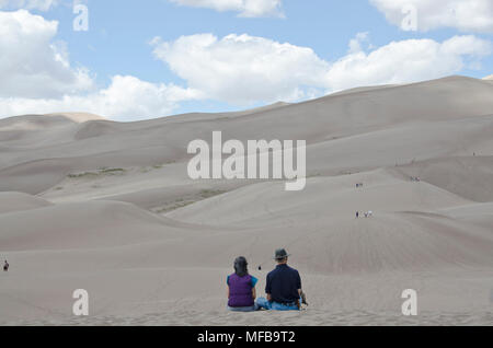 Die Great Sand Dunes National Park liegt im San Luis Valley von Colorado an den westlichen Hängen der Sangre de Cristo Mountains. Der Park ist Ho Stockfoto