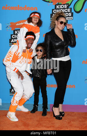 2018 Nickelodeon Kids' Choice Awards, auf dem Forum in Inglewood, Kalifornien. Mit: Nick Cannon, marokkanische Cannon, Mariah Carey, Monroe Kanone Wo: Inglewood, California, United States Wenn: 24 Mar 2018 Credit: Nicky Nelson/WENN.com Stockfoto