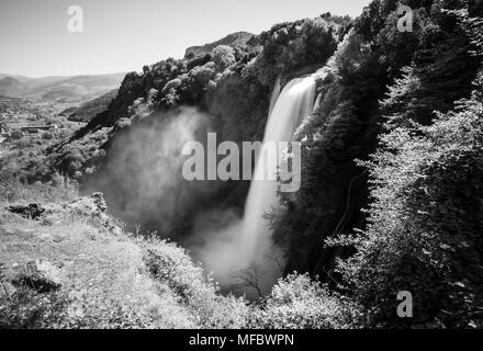 Terni (Umbrien, Italien) - Die Cascata delle Marmore ist ein Park mit einem künstlichen Wasserfall. Der Fall des Velino Fluss Insgesamt ist in der Höhe 165 Meter Stockfoto