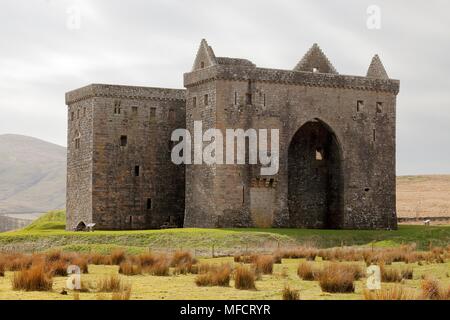 Hermitage Castle, Newcastleton, Roxburghshire, Scottish Borders, Schottland, im umstrittenen Gebiet zwischen England und Schottland. Stockfoto