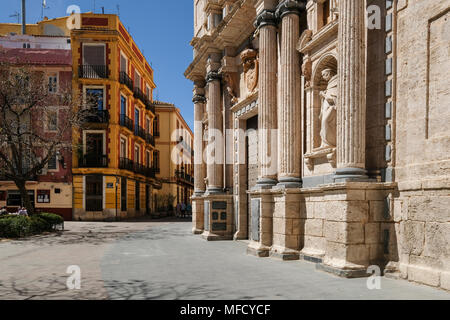 Barocke Fassade von Carmen Kirche und Kloster, Plaza del Carmen, Barrio Del Carmen, Valencia, Spanien Stockfoto