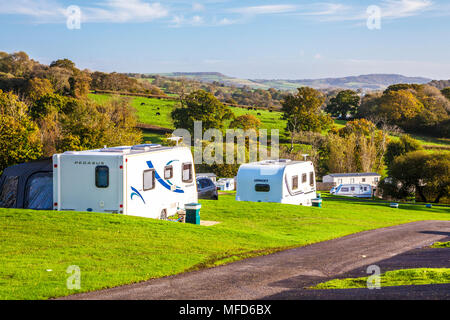 Ein Campingplatz mit Blick über die Landschaft von Dorset. Stockfoto