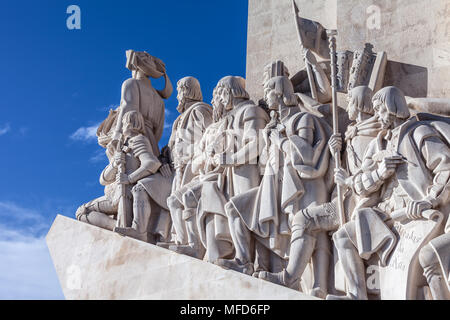 Lissabon, Portugal. Padrao dos Descobrimentos Denkmal. Meer Entdeckungen Denkmal erinnert an Nautiker, die Ozeane und Kontinente erkundet Stockfoto