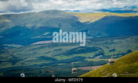 WEST Highland, Schottland - 29 Juli, 2016: Die Fahrt mit der Gondel oder die Fahrt mit der Seilbahn auf Aonach Mor, Nevis Range, Scottish Highlands Stockfoto