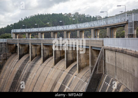 Die Staumauer Wehr am Mount Bold Reservoir an Kangarilla South Australia am 25. April 2018 Stockfoto