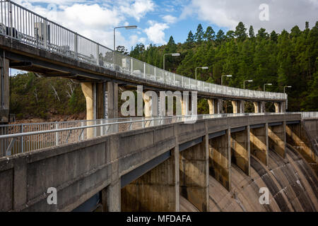 Die Staumauer Wehr am Mount Bold Reservoir an Kangarilla South Australia am 25. April 2018 Stockfoto