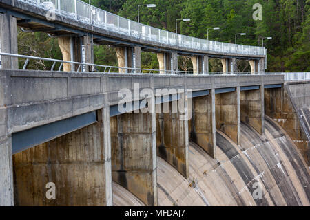 Die Staumauer Wehr am Mount Bold Reservoir an Kangarilla South Australia am 25. April 2018 Stockfoto