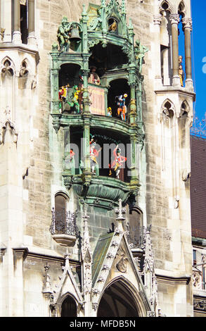 München Neues Rathaus, Neues Rathaus, zweite Phase, Gebäude, in einem reich verzierten neo-gotischen Stil 1898-1905, zentrale Turm & Glockenspiel Stockfoto