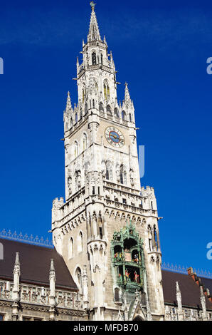 München Neues Rathaus, Neues Rathaus, zweite Phase, Gebäude, in einem reich verzierten neo-gotischen Stil 1898-1905, zentrale Turm & Glockenspiel Stockfoto