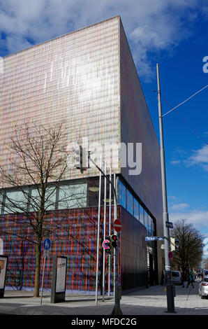 Das Museum Brandhorst in München, 2009 eröffnet, Gehäuse Sammlung moderner Kunst, außergewöhnliche mehrfarbigen Fassade, Stockfoto