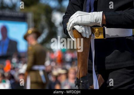 Canberra, Australien. 25 Apr, 2018. Eine Zeremonie wird am Australian War Memorial am Anzac Day in Canberra, Australien, 25. April 2018 statt. Credit: Zhu Nan/Xinhua/Alamy leben Nachrichten Stockfoto