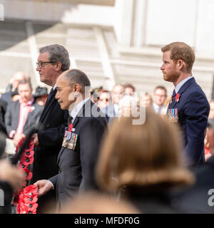 London, 25. April 2018, SKH Prinz Harry von Wales an der ANZAC Service am Ehrenmal Westminster, Kredit Ian Davidson/Alamy leben Nachrichten Stockfoto