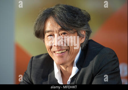 25 April 2018, Deutschland, Dortmund: Der Direktor des Balletts, Xin Peng Wang. Das Theater Dortmund präsentiert die 2018/2019 Programm für Oper, Schauspiel, Kinder- und Jugendtheater, Ballett, und dem Philharmonischen Orchester Dortmund auf einer Pressekonferenz. Foto: Bernd Thissen/dpa Stockfoto