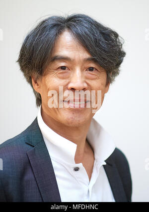 25 April 2018, Deutschland, Dortmund: Der Direktor des Balletts, Xin Peng Wang. Das Theater Dortmund präsentiert die 2018/2019 Programm für Oper, Schauspiel, Kinder- und Jugendtheater, Ballett, und dem Philharmonischen Orchester Dortmund auf einer Pressekonferenz. Foto: Bernd Thissen/dpa Stockfoto
