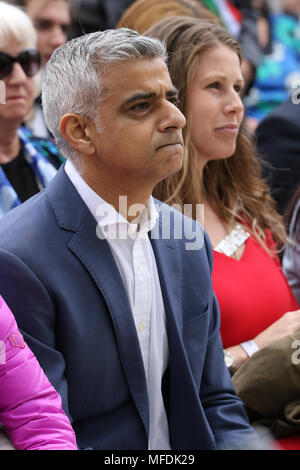 London, Großbritannien. 24. April 2018. Sadiq Khan nimmt an der Enthüllung einer Statue von Suffragist leader Millicent Fawcett in Parliament Square, Central London, 24. April 2018 Credit: Martin Evans/Alamy leben Nachrichten Stockfoto