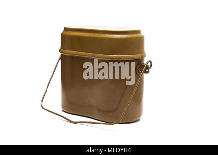 Sowjetische Armee Mess Kit Kochtopf auf weißem Hintergrund Stockfoto