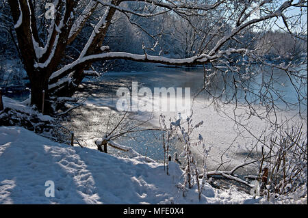 Die gefrorenen Barden See, in Tonbridge, Kent, Großbritannien während der kältewelle des Winters 2018 Stockfoto